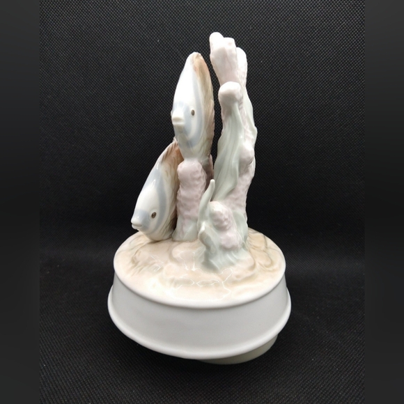 George Good Tropical Fish Music Box - Love Story - Picture 2 of 10